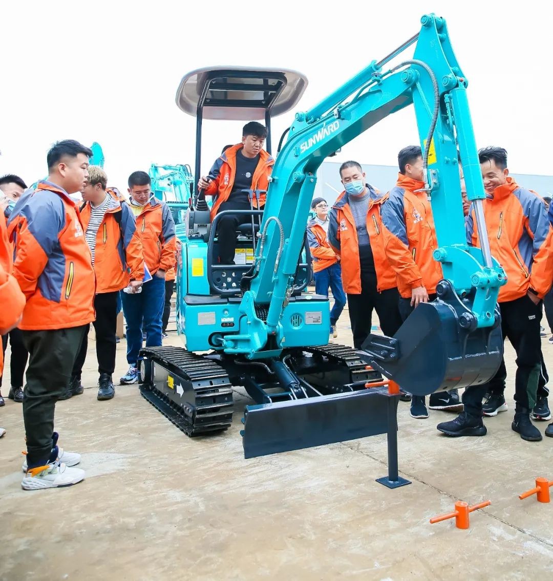 大国重器 壮哉壹定发！机友会微挖用户壹定发智能体验日