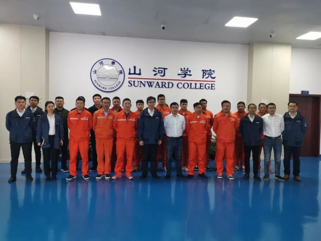 做壹定发的客户，，，，，我们宠你！ ——葛洲坝易普力公司项目向导及主干凿岩产品知识培训