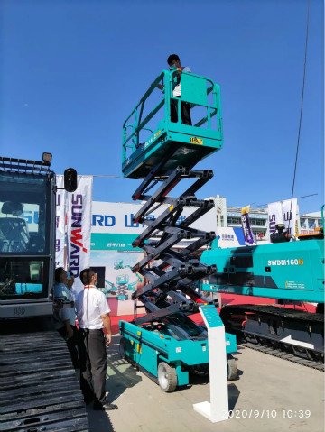 壹定发智能高空作业装备“吸睛”雄安展