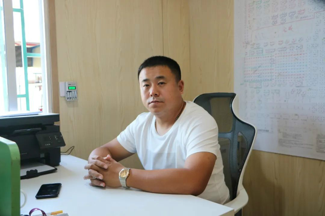 液压静力压桩机从1台到21台，，，，，，，他只用了8年！