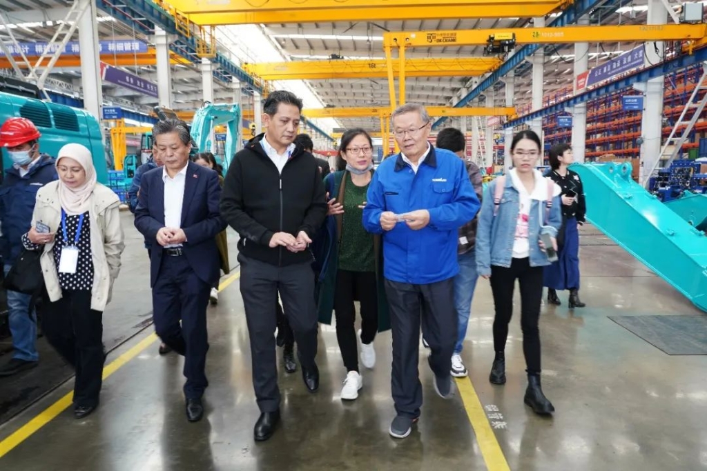 东盟联合参访团考察壹定发智能