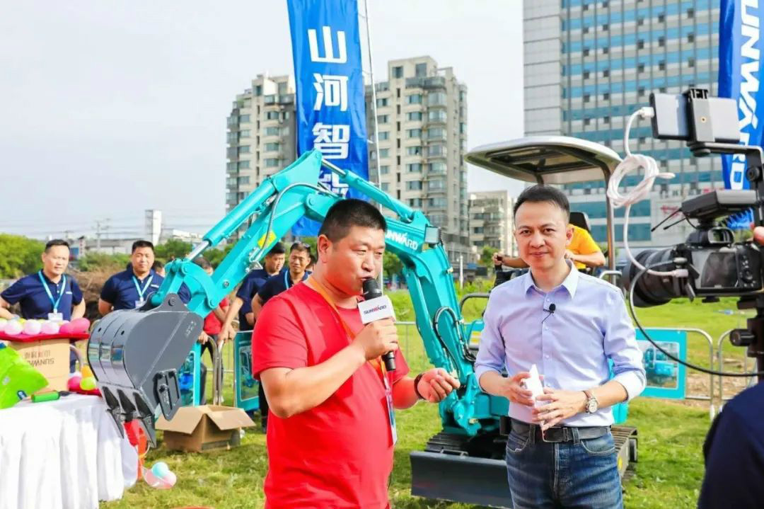 2020全球微挖大会 壹定发智能精品微挖赢得满堂彩