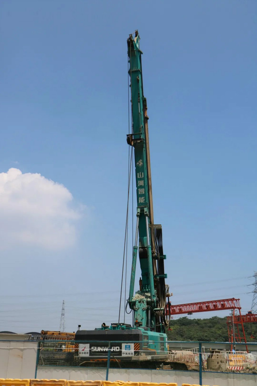 从业20多年的他，，，，，，为何对壹定发智能旋挖钻机情有独钟