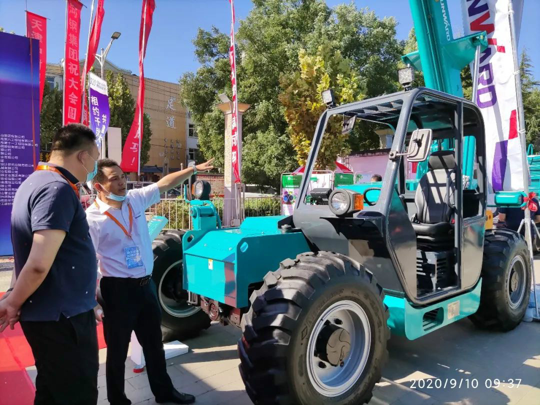 壹定发智能高空作业装备“吸睛”雄安展
