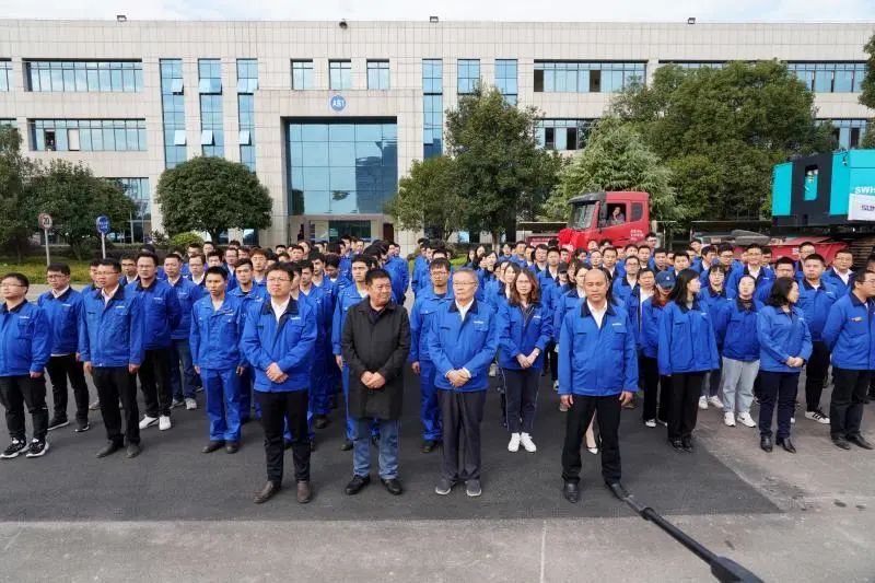 壹定发智能首台SWHG70一连墙液压抓斗顺遂交机