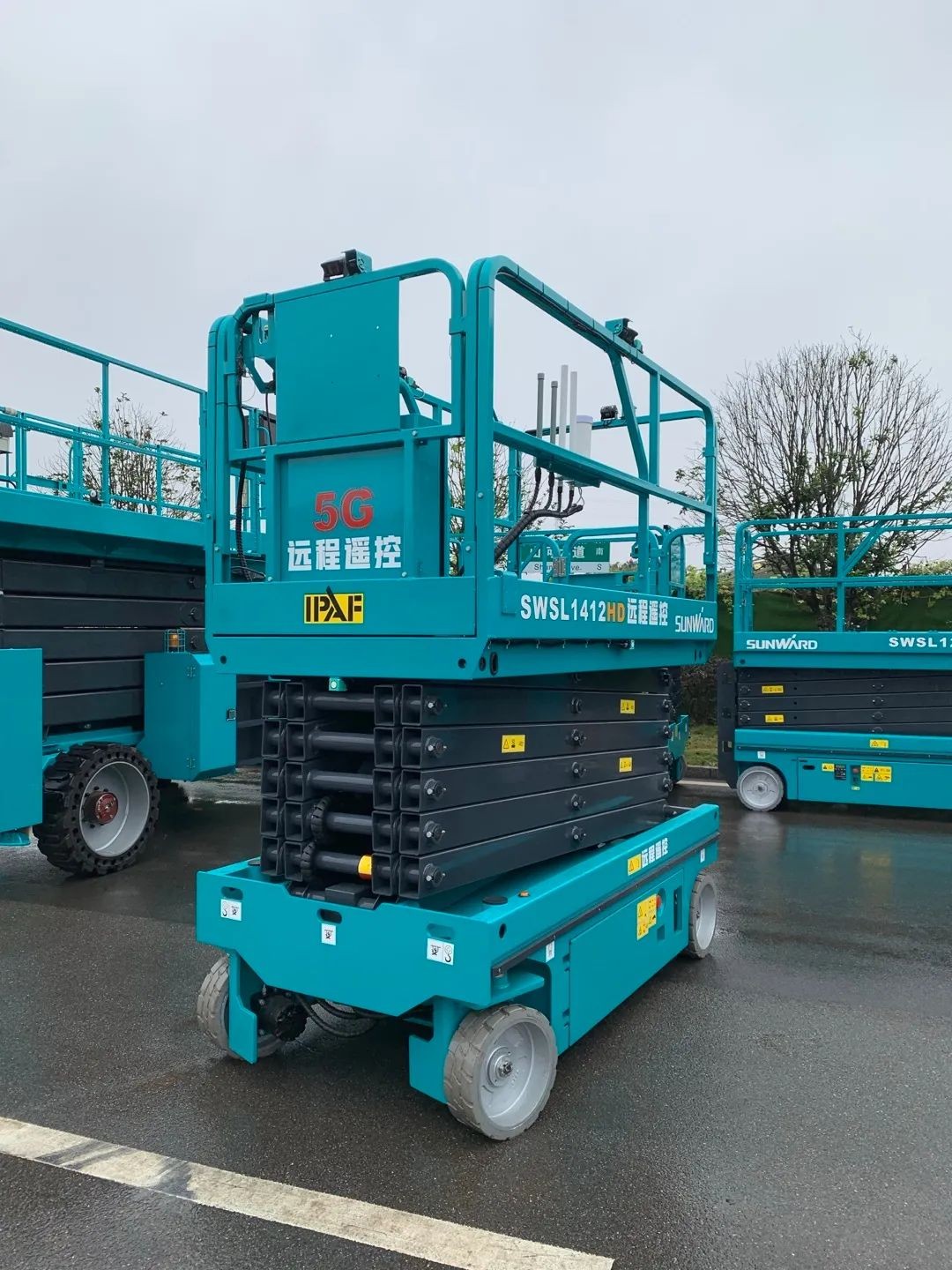 海内首台5G控制高空作业平台车惊艳上海宝马展