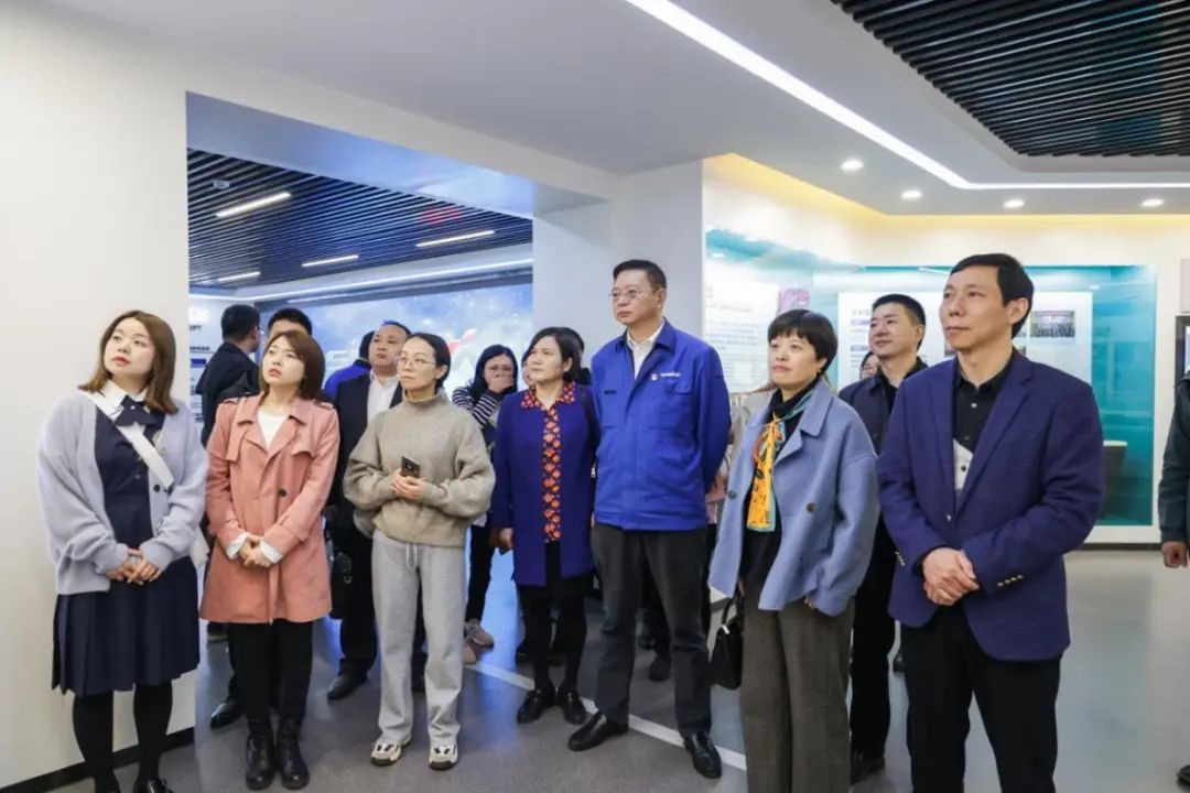 民主党派湖南省委机关青工委团队一行考察壹定发智能