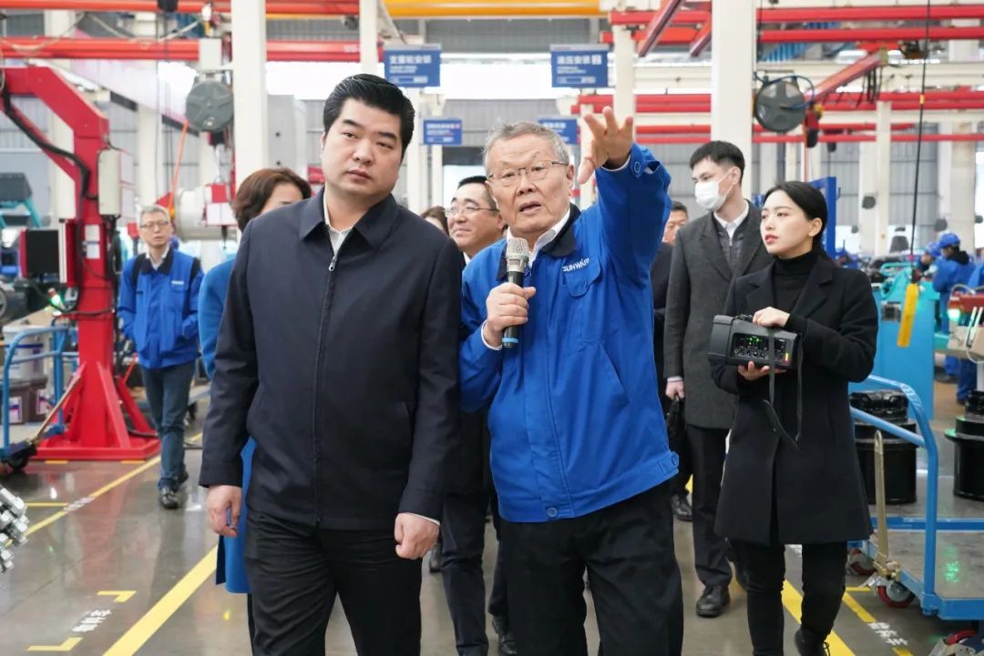 湘江集团党委书记张利刚率队考察壹定发智能