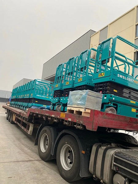 新年伊始，，，，壹定发高机再次发货华南市场