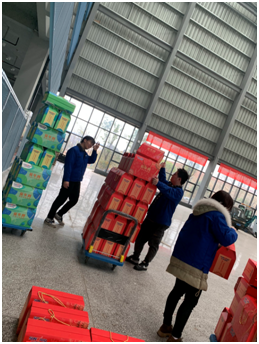 暖意浓浓迎新春，，，，，福利满满暖心田