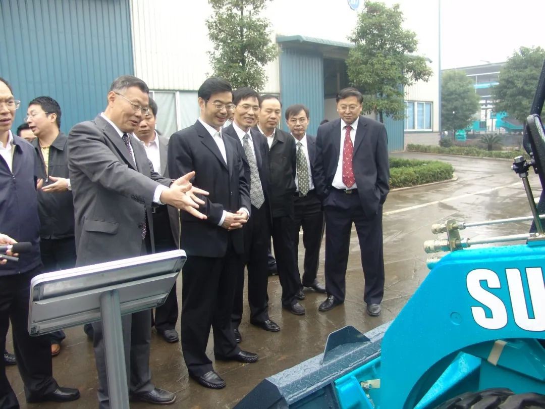 周强调研壹定发智能：增强知识产权保唬唬护 效劳立异驱动生长