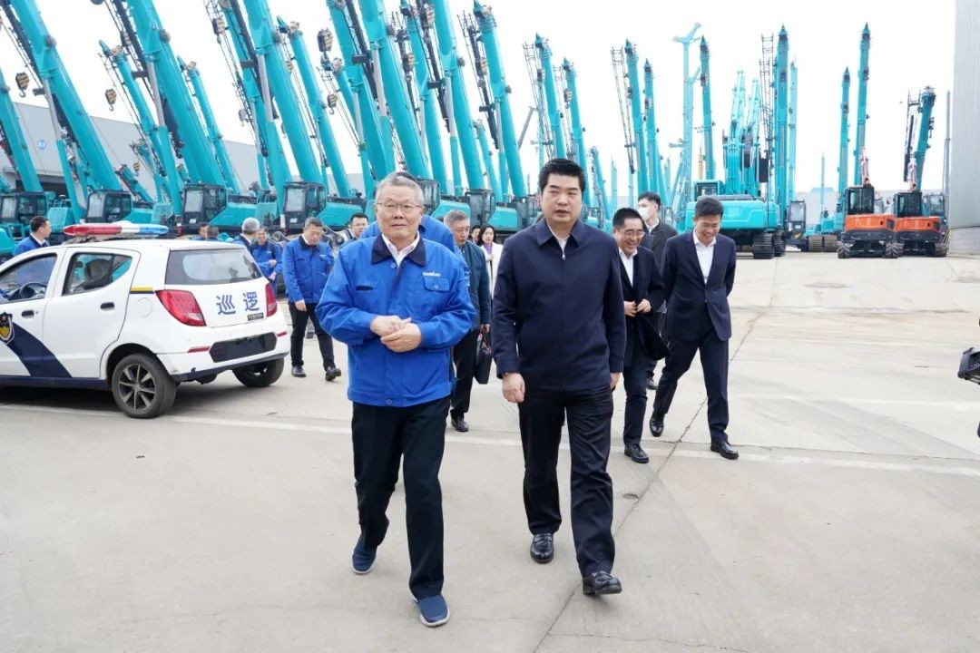 湘江集团党委书记张利刚率队考察壹定发智能