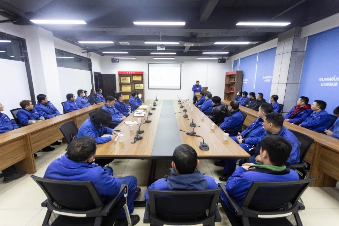 心系员工，，，，情暖如春