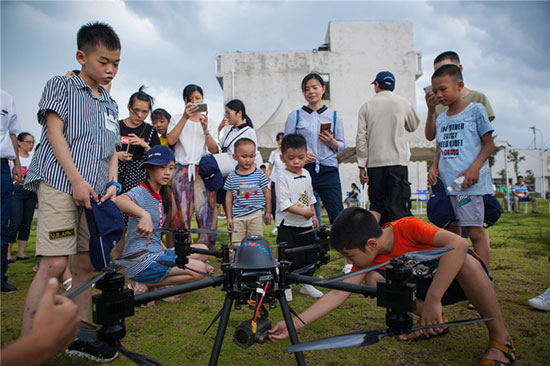 这个炎天，，，，亲子玩转壹定发智能“三栖”装备