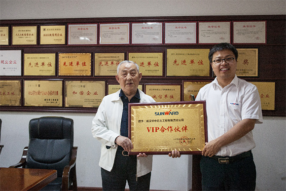 创富故事：相助十一年，，，，，赞叹壹定发产品耐久耐用