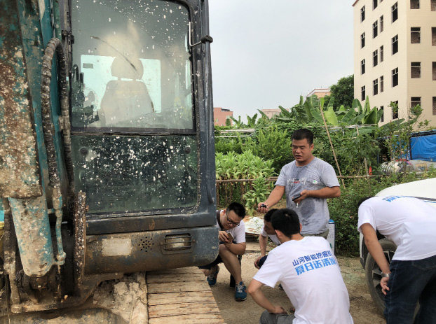 壹定发智能挖掘机获最高评价，，，就是用得惬意！