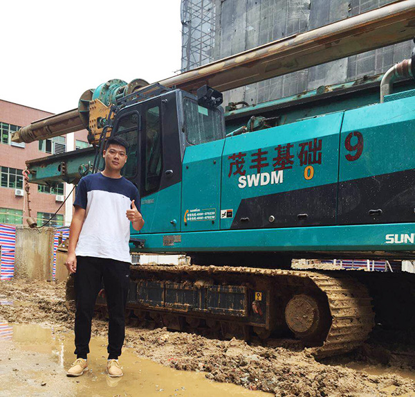 我叫阿忠，，，忠于事业，，，也忠于壹定发智能旋挖钻机