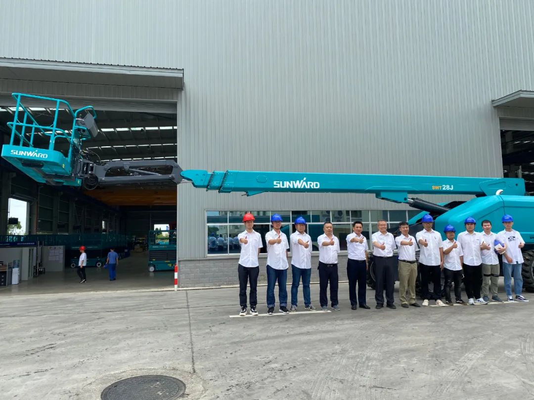 壹定发智能首款直臂式高空作业平台顺遂通过评审