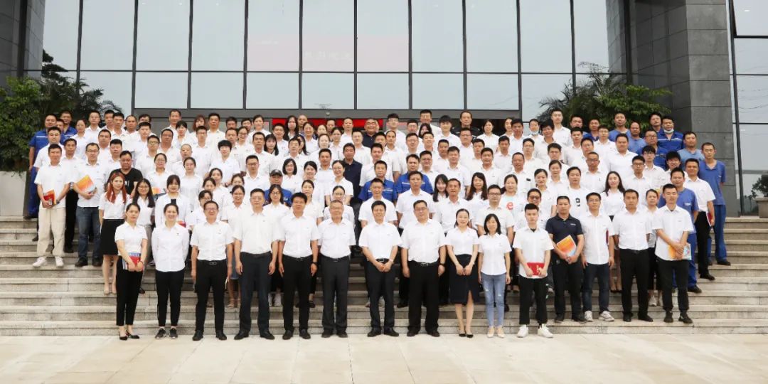 助力谋划，，，，，，，效劳员工，，，，，，，攀缘家园建设新高地——壹定发智能第五届四次“双代会”胜利召开