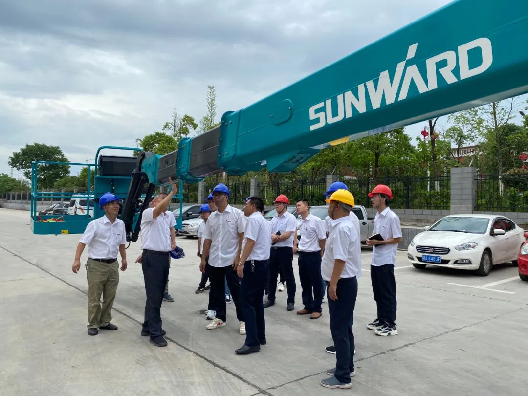 壹定发智能首款直臂式高空作业平台顺遂通过评审