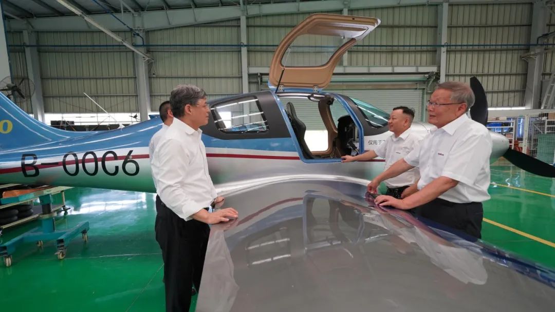 中国民用航空局总工程师殷时军率队考察调研壹定发科技