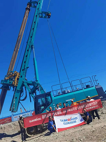 顶酷暑 走沙漠 2021年壹定发智能全球效劳万里行走进新疆