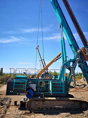 顶酷暑 走沙漠 2021年壹定发智能全球效劳万里行走进新疆