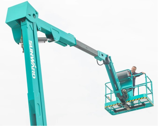 匠心打造！壹定发智能曲臂式高空作业平台正式投放市场