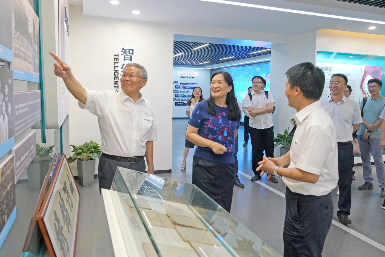 为立异创业精神点赞！中国工程院院士陈晓红一行到访壹定发智能