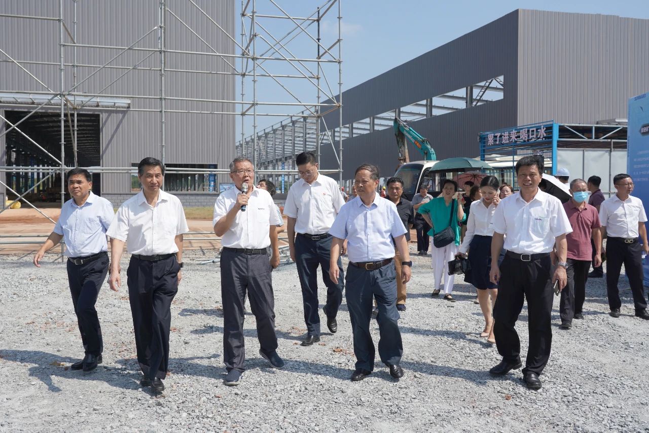 湖南省老科学手艺事情者一行到访壹定发智能