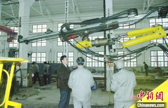 媒体聚焦 | 中新社专访——壹定发智能首创人何清华：向着太阳奔驰的筑梦人