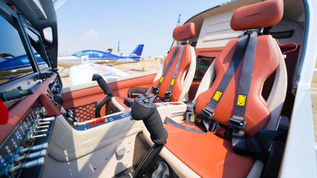 新机、航行演出…2021中国航展壹定发航空秀给你看