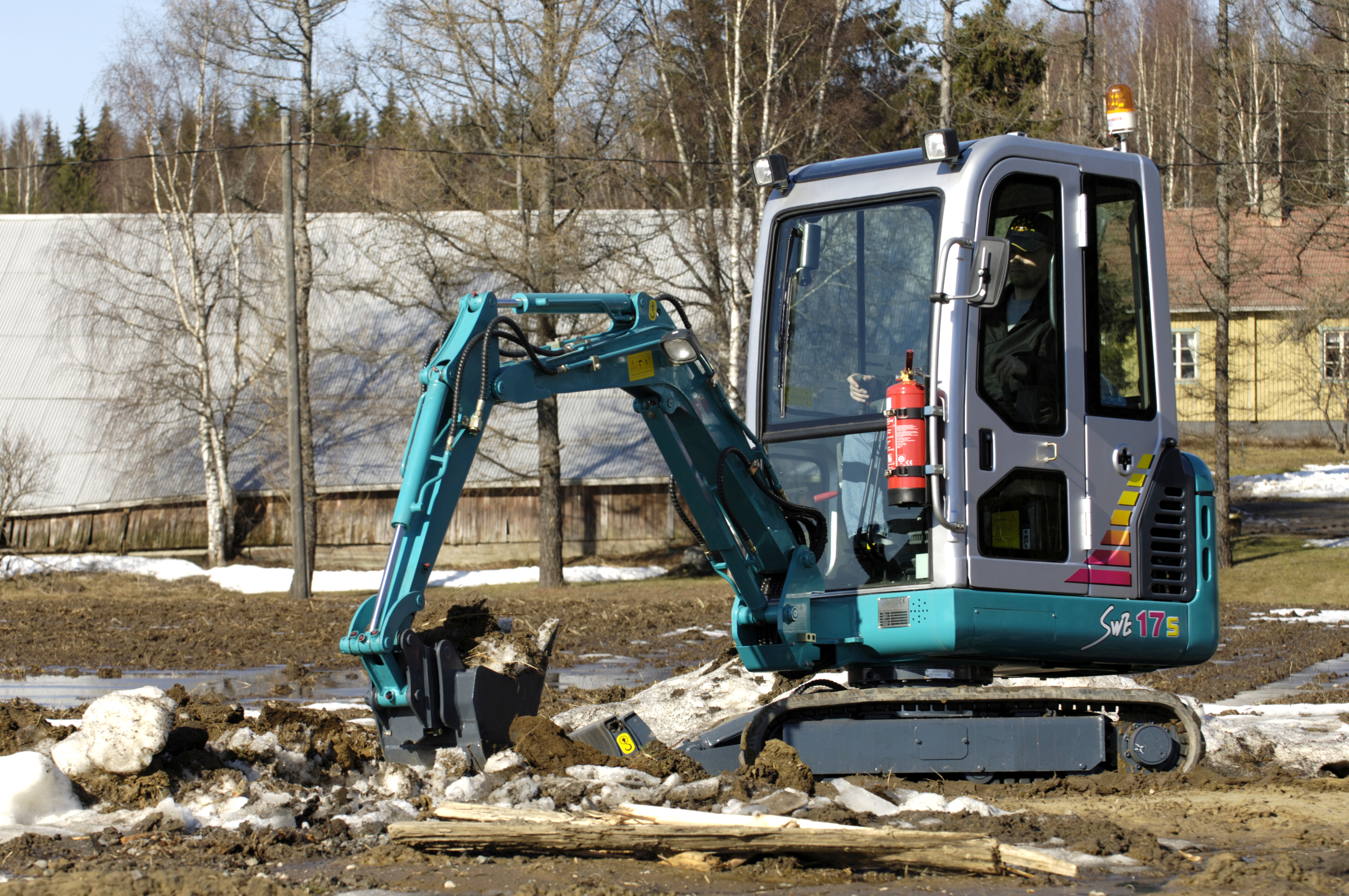 国产小挖掘机价钱是几多？？？？