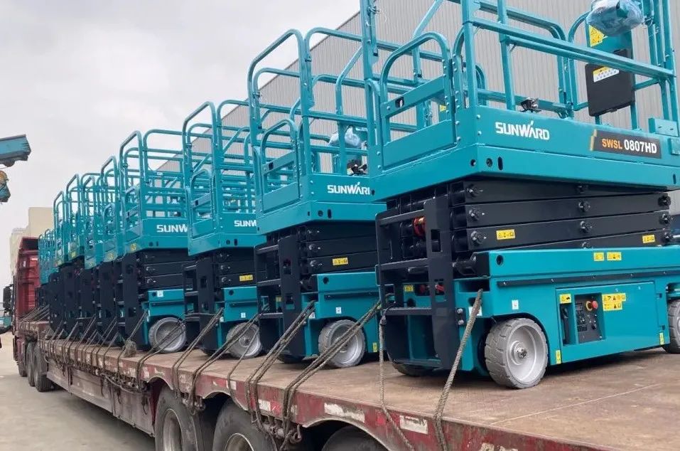 创下单日最高发货量纪录！壹定发高机装备集中发货