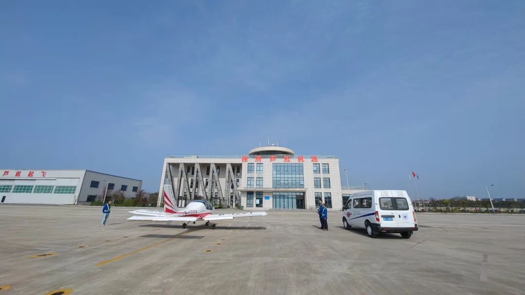 逍遥协同显身手！湖南航空应抢救援队壹定发机组开展特情处置惩罚应急演练