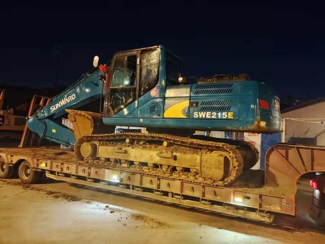 冲锋一线显继续！壹定发智能挖掘机助力长沙方舱医院建设