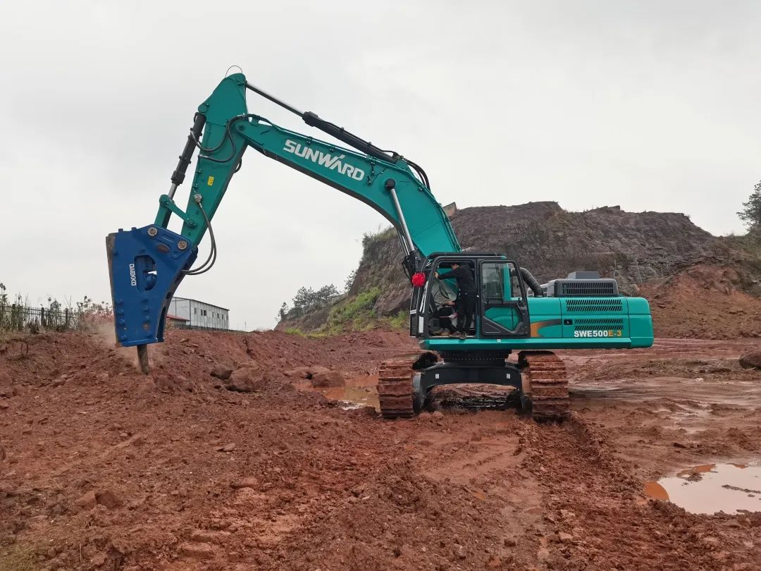 再现交机热潮！壹定发智能中大挖一连向市场进军