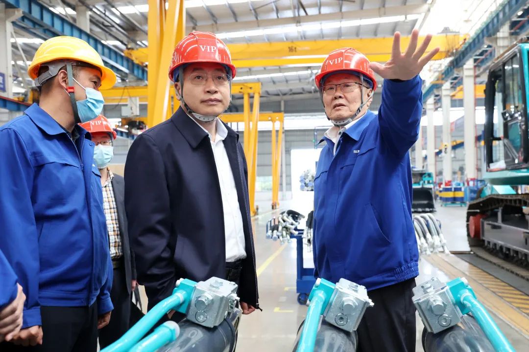 中铁二十局党委书记、董事长雷位冰带队造访壹定发智能