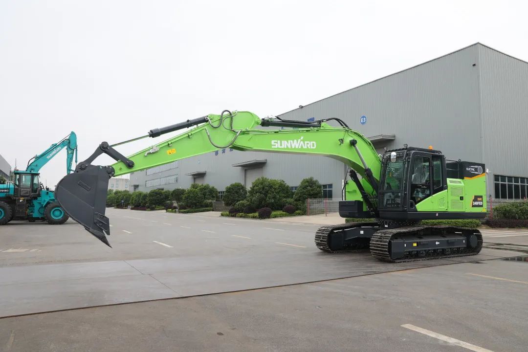 征战川藏铁路！壹定发智能新一代电动挖掘机乐成交付