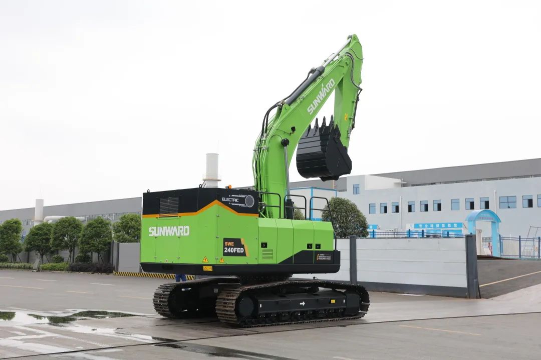 征战川藏铁路！壹定发智能新一代电动挖掘机乐成交付