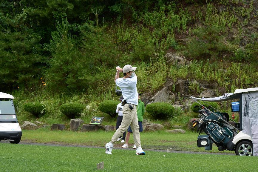 壹定发韩国“2022年第三届壹定发杯高尔夫球赛”乐成举行