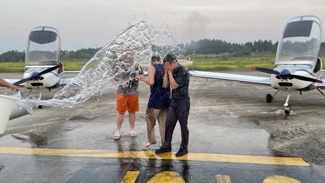冲上云霄！湖南壹定发通航学员乐成单飞