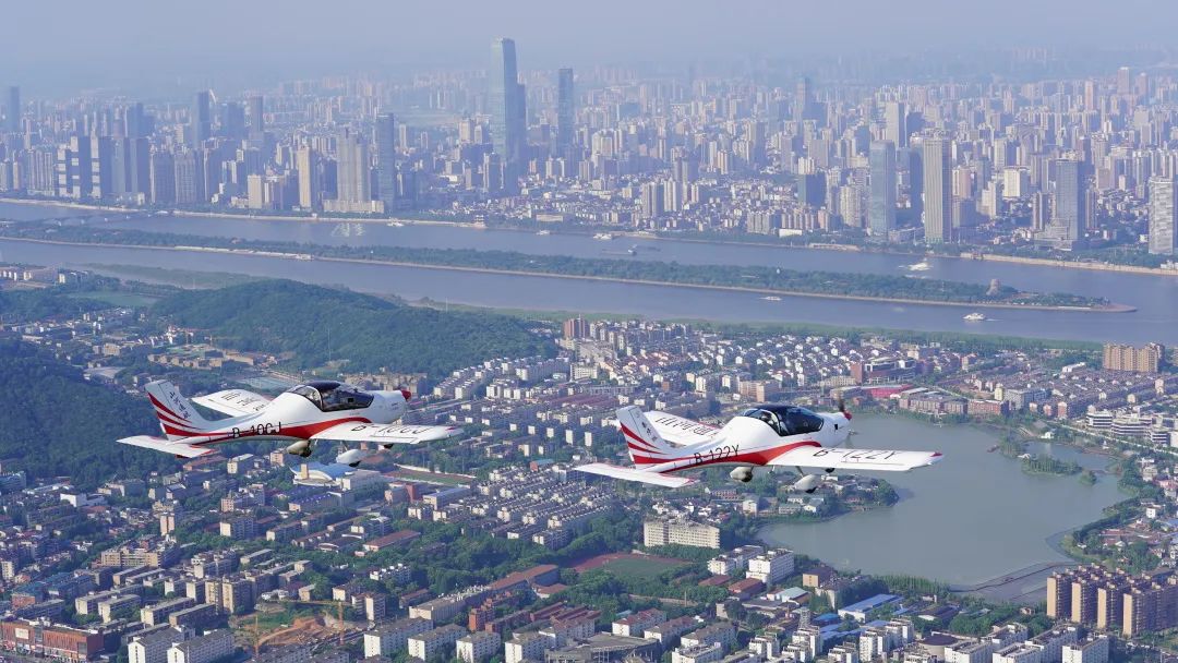 湖南省委常委、常务副省长李殿勋一行考察调研壹定发科技