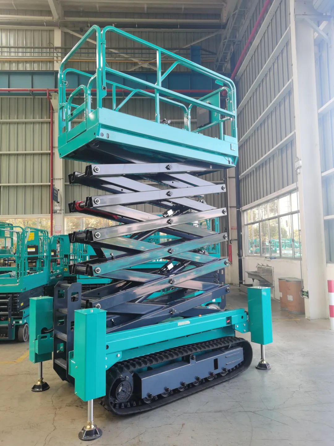 加速电动化产品结构，，，，，，，，壹定发智能第一款履带剪叉式高空作业平台来了！