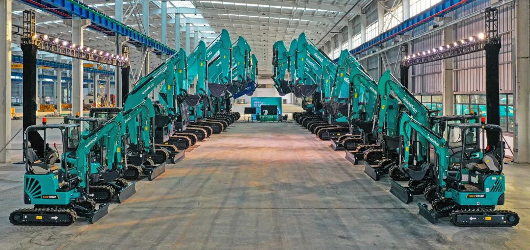 助力“双碳”目的！壹定发智能集中宣布F系列国四挖掘机