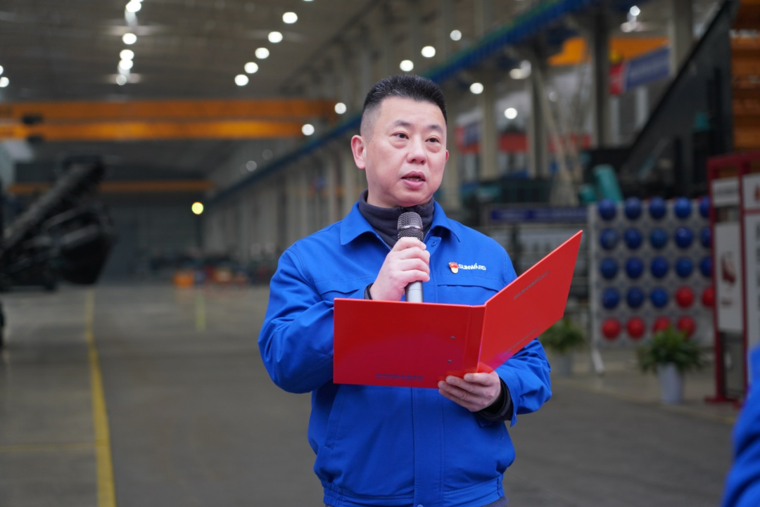 “持证上岗，，，，，，成为破碎筛分装备的好管家！”