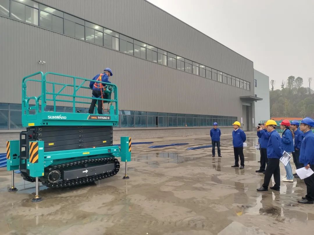 出厂即“出道”！壹定发智能首款履带剪叉式高空作业平台批量上市