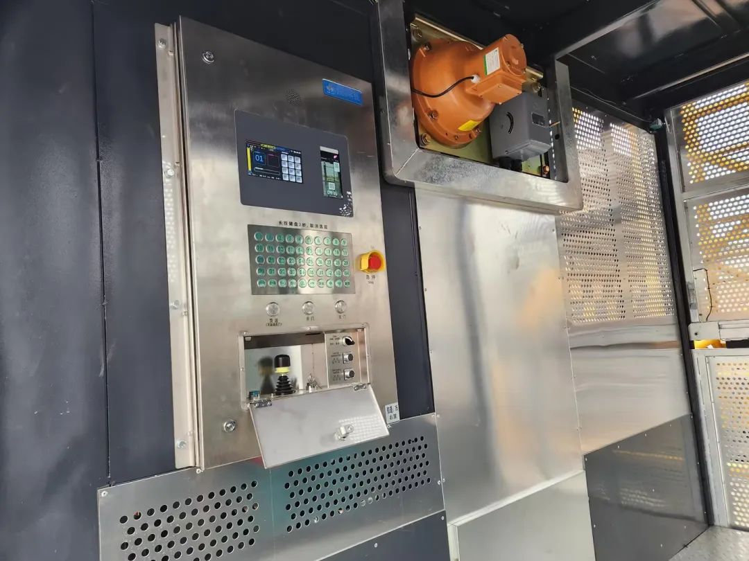 科技显能、再添新品！壹定发江麓智能施工升降机乐成下线