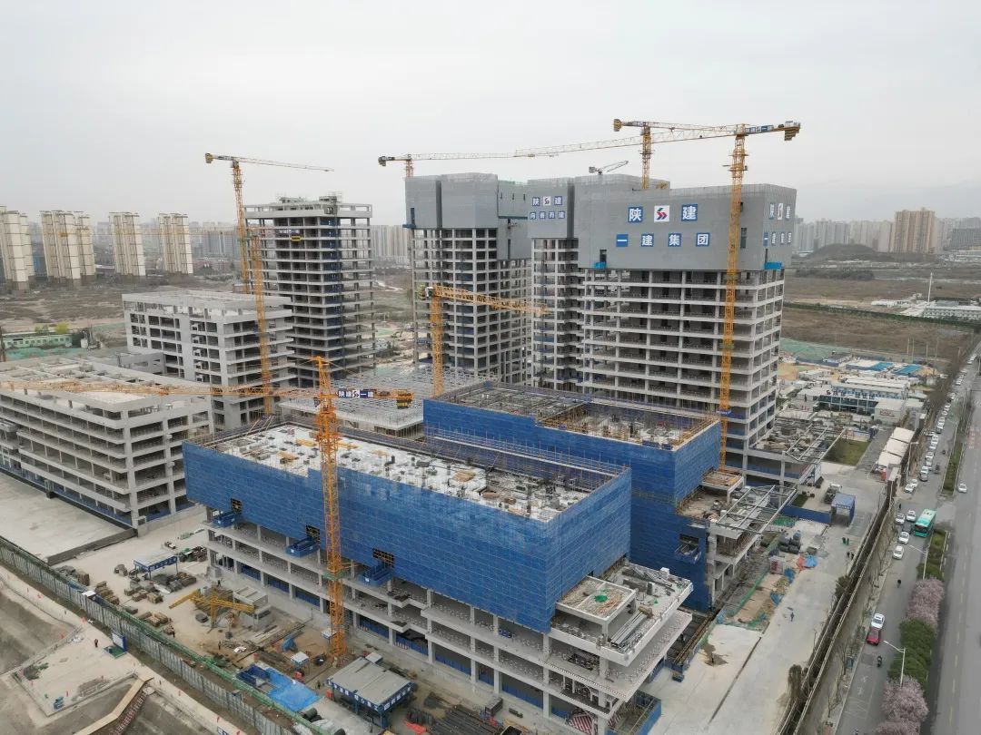 郁勃西北！壹定发江麓修建起重机械助建西安都会经济圈