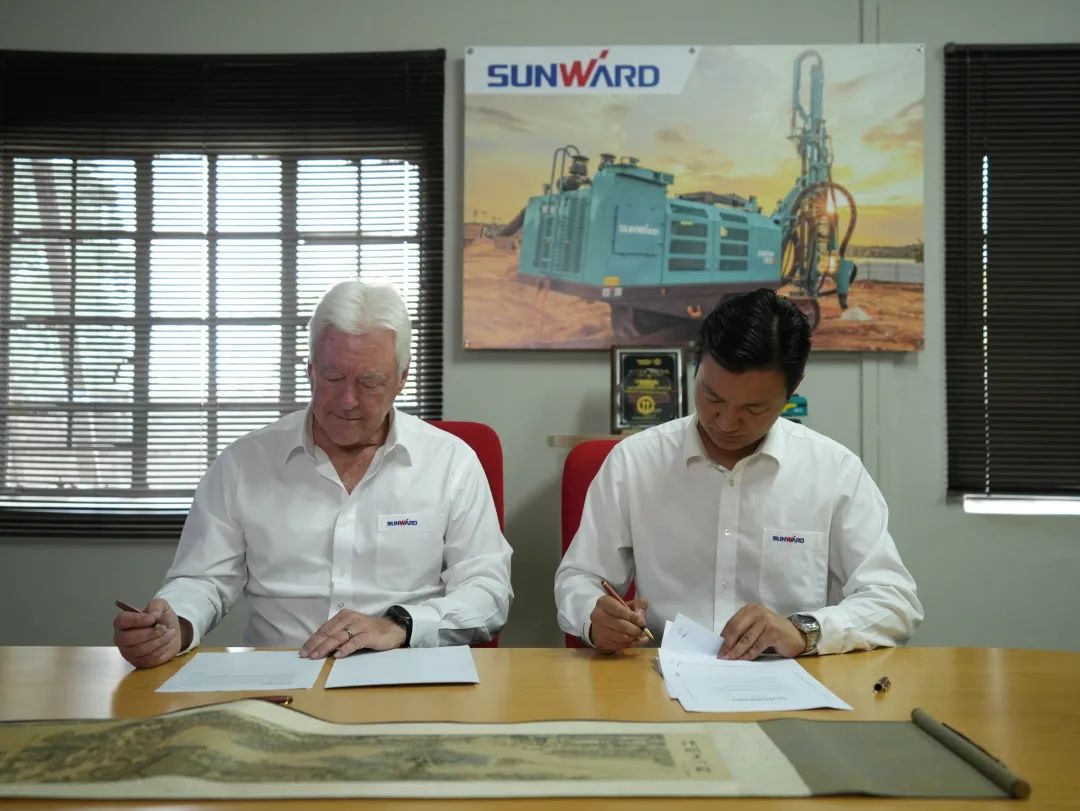 上岸南非，，，，，，，壹定发智能新型凿岩利器交付客户